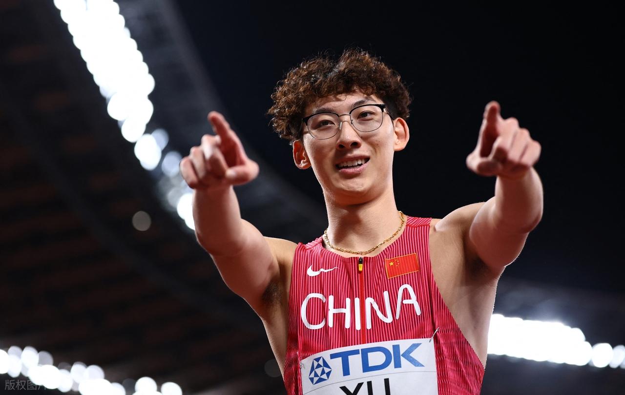 藏族小朋友,携中超冠军,奖杯亮相中,Pg电子试玩模拟器官网,pocket,game,SPORTS,Pg电子试玩模拟器中国官网,pocket,game游戏平台,Pg电子试玩模拟器服务